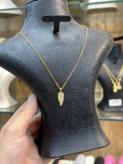 collier 600 plume